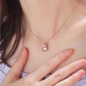 Elegant Rose Gold Pendant Necklace
